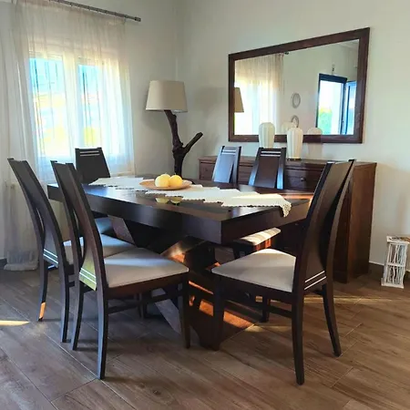 Apartment Giota's 100m Fro The