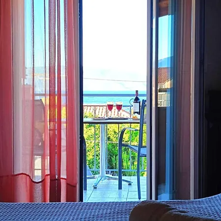 Giota's 100m Fro The Appartamento *